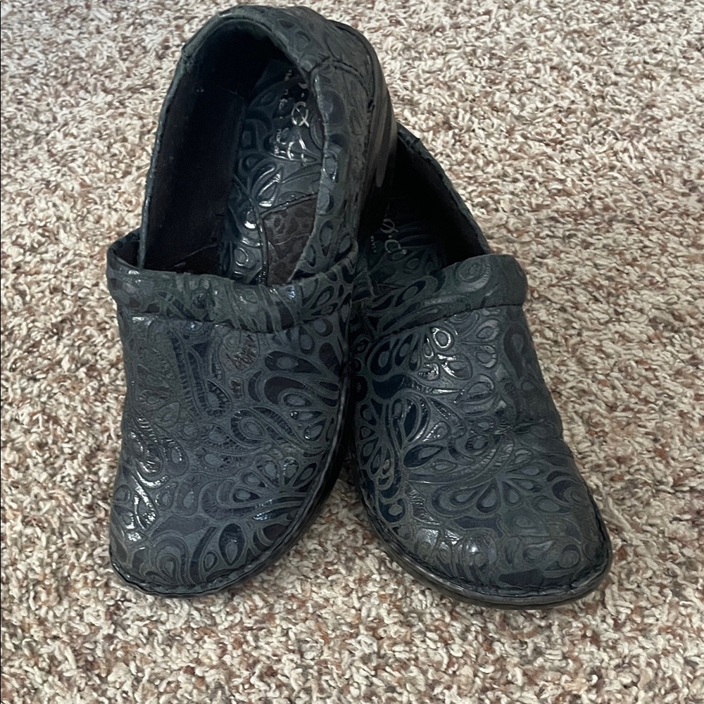 BOC Black Embossed Flats
